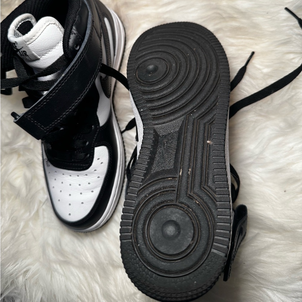 Air Force 1 Mid 'Black White' - Picture 3 of 6